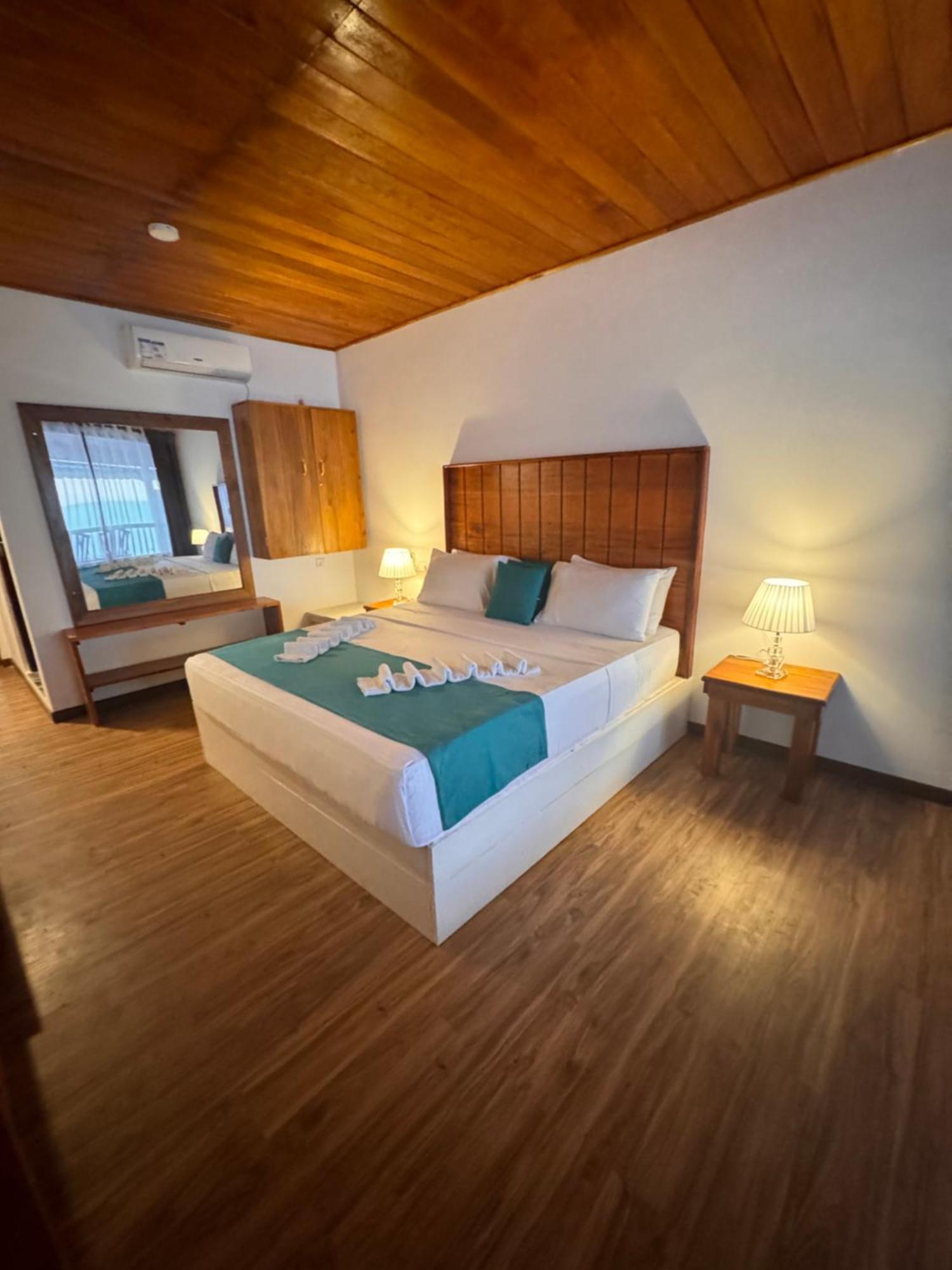 Hotel One World Mirissa Extérieur photo